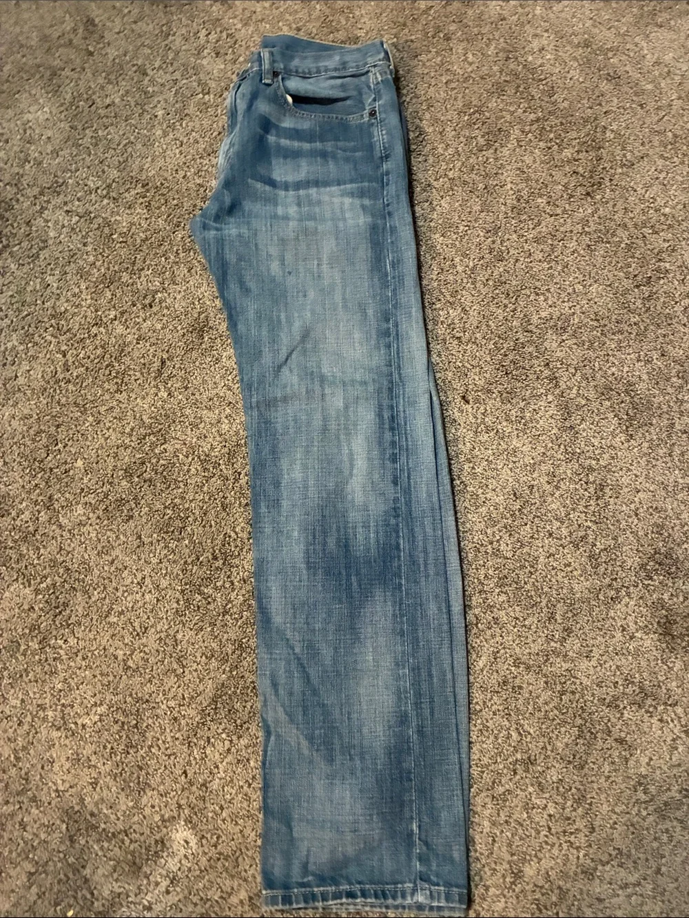 Vintage Trending Levi's Men's Straight Jeans — Light Blue Washed Denim
